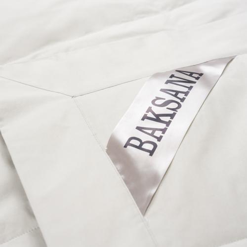 Baksana - Luxury Espresso Coverlet - 30/70 - Alabaster- Double / Queen