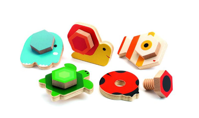 Colorful 10-piece wooden puzzle featuring 5 charming animals, designed to enhance creativity and fine motor skills in children.