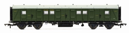 Hornby Trains SR Luggage Van 2467 model in striking olive green, reflecting 1930s Southern Railway charm and historical significance.