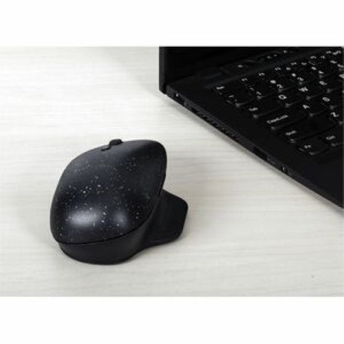 Ergonomic Targus EcoSmart Mouse, ambidextrous design, 4000 DPI, made from 85% recycled plastic, with Bluetooth and antimicrobial protection.