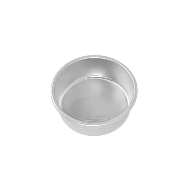 Nordic Ware Naturals® Round Layer Cake Pan, 17cm, ideal for tiered cakes and versatile baking in compact spaces.