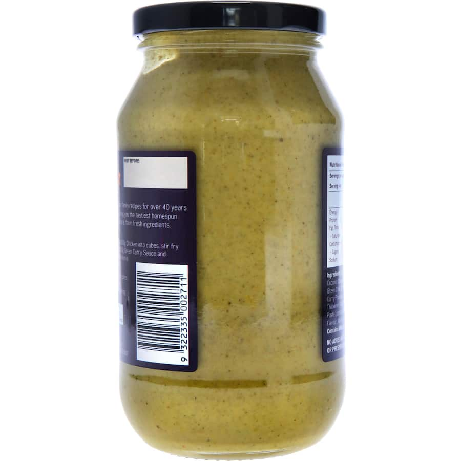 Madewell Simmer Sauce Green Curry, a gluten-free Thai sauce made with fresh ingredients for quick, authentic meals.