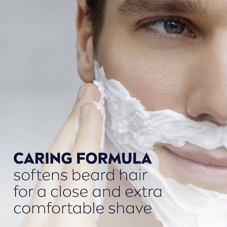 Nivea Men Moisturising Shaving Gel with Aloe Vera for a smooth, protective shave, enriched with Pro-Vitamin B5 for hydration.