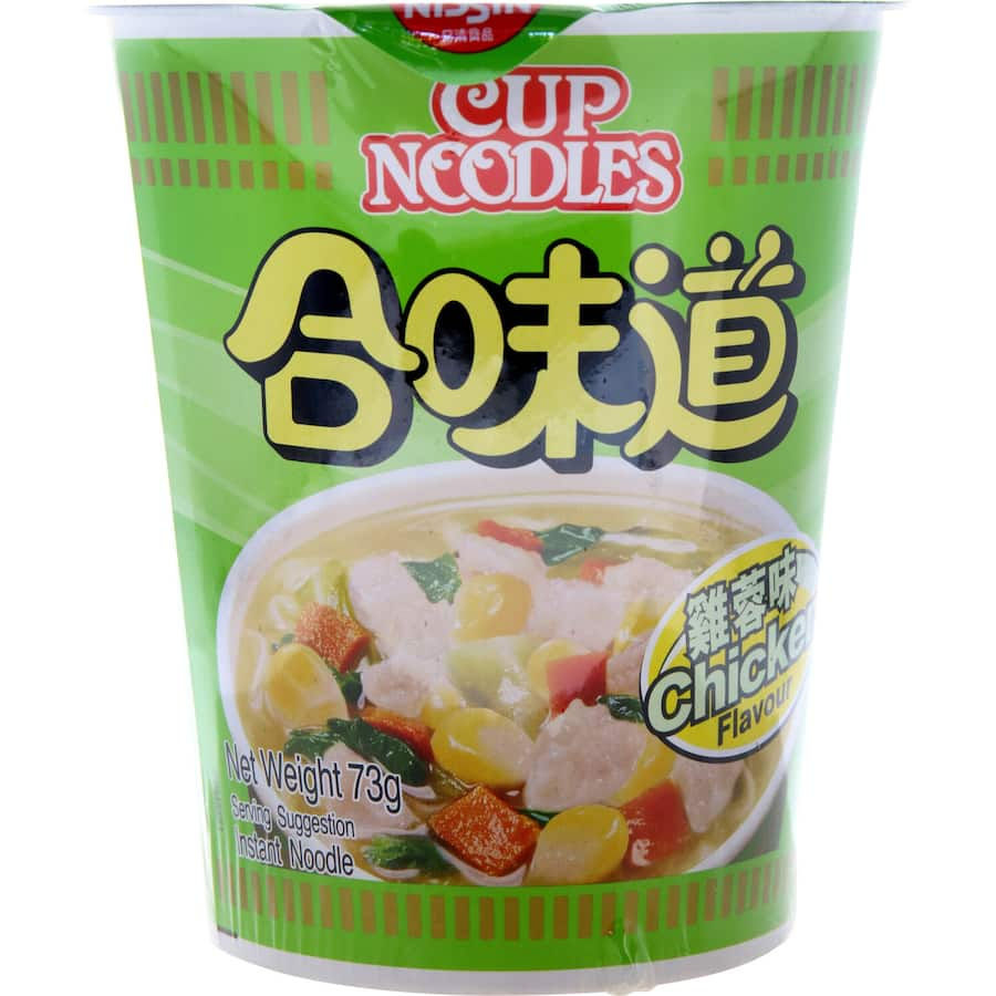 Nissin Instant Noodles Cup Chicken, quick and convenient, rich chicken flavor, perfect for lunch or snacks.