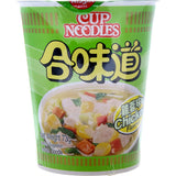 Nissin Instant Noodles Cup Chicken, quick and convenient, rich chicken flavor, perfect for lunch or snacks.