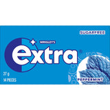 Wrigleys Extra Peppermint Gum envelope with 14 sugar-free pieces, promoting fresh breath and oral health benefits.