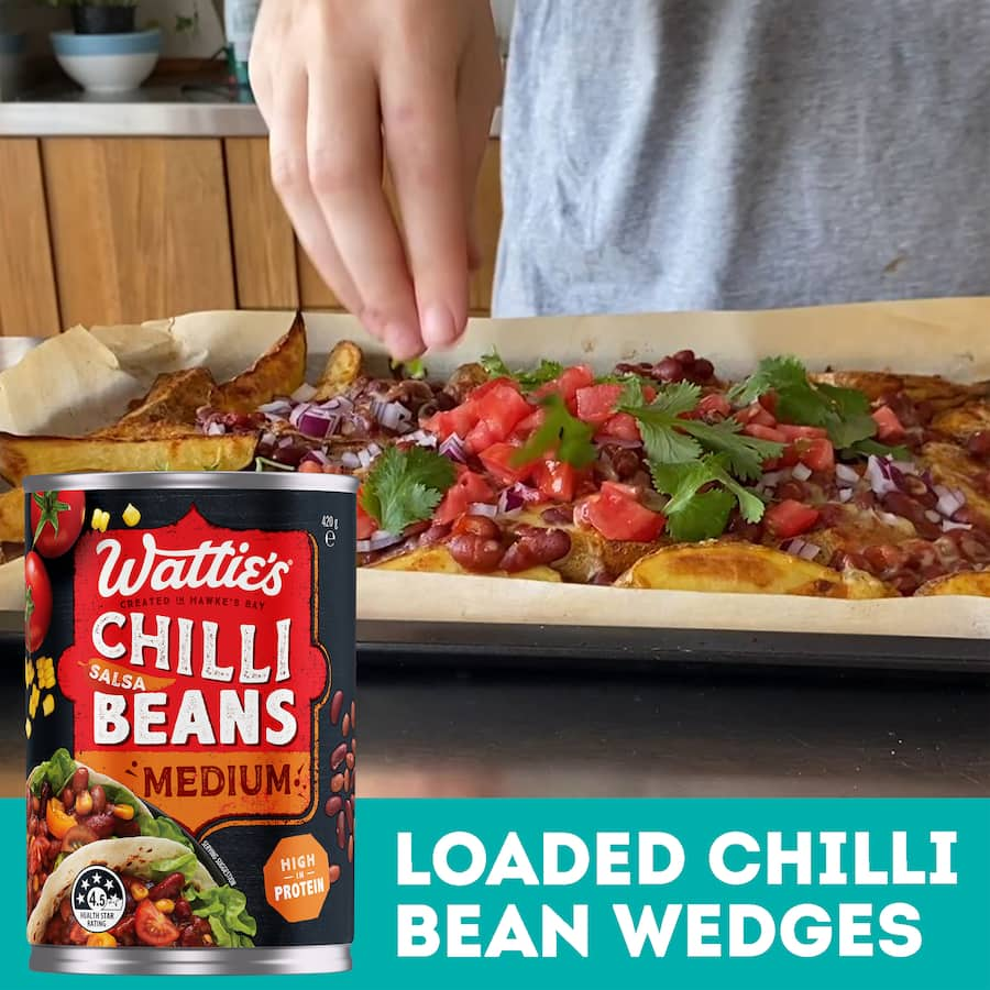 Wattie's Salsa Chilli Beans Medium, flavorful chili beans, ideal for burritos and tacos, high in protein and fiber, fat-free.