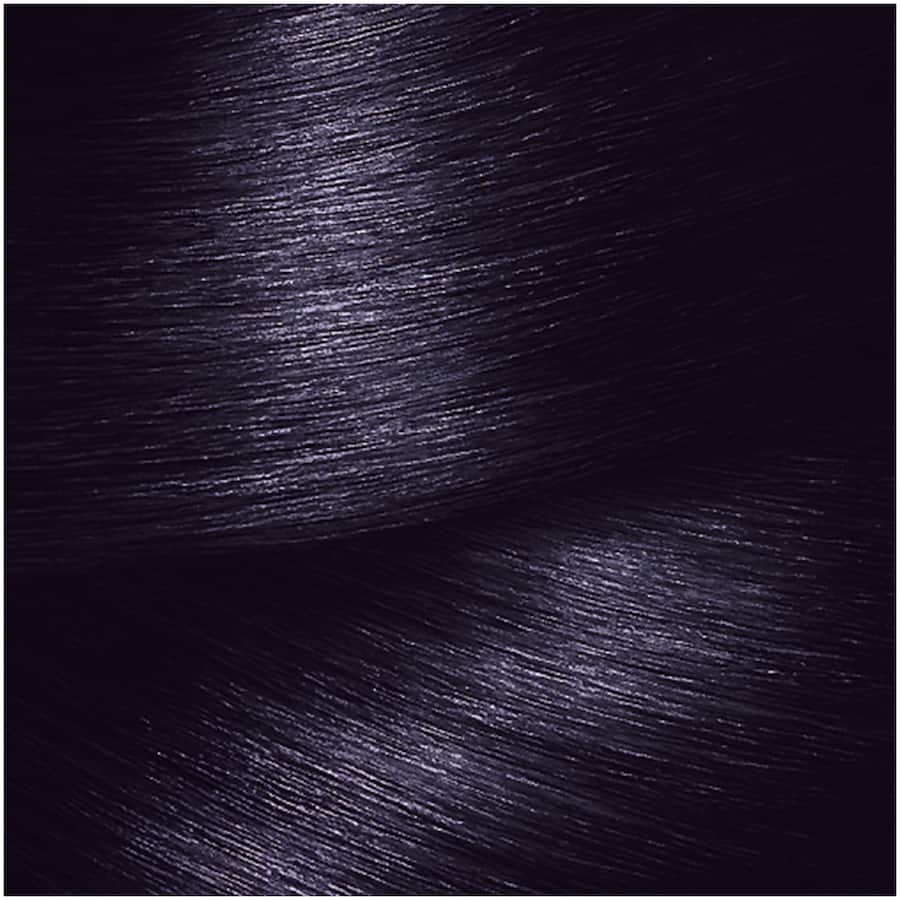 L'Oreal Magic Retouch Hair Colour 1 Black, a quick spray for seamless grey root coverage with a natural finish.