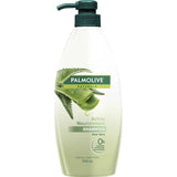 Palmolive Naturals Shampoo with Aloe Vera, nourishing for all hair types, free from parabens and colorants in a recyclable bottle.