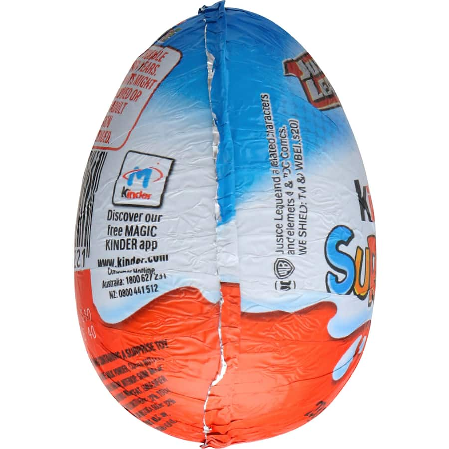 Kinder Chocolate Snack Surprise Blue: a chocolate egg with hidden toy, perfect for delightful snacking and gift-giving for kids.