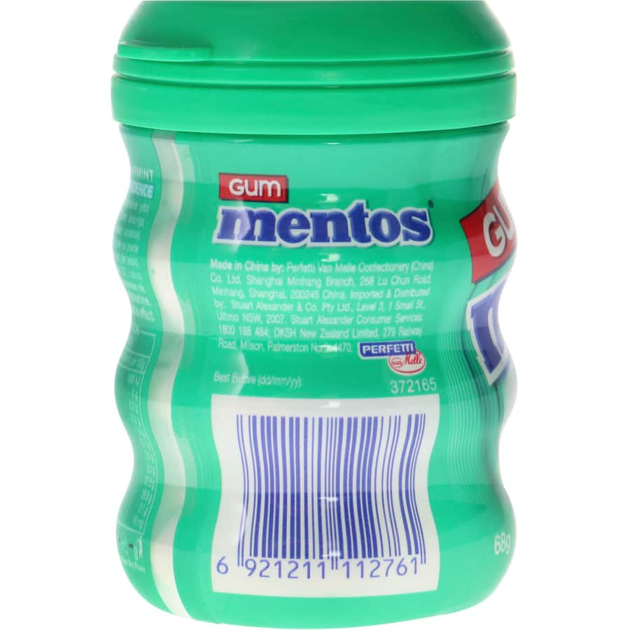 Mentos Pure Fresh Chewing Gum in Spearmint, a compact bottle for on-the-go freshness and revitalizing flavor.