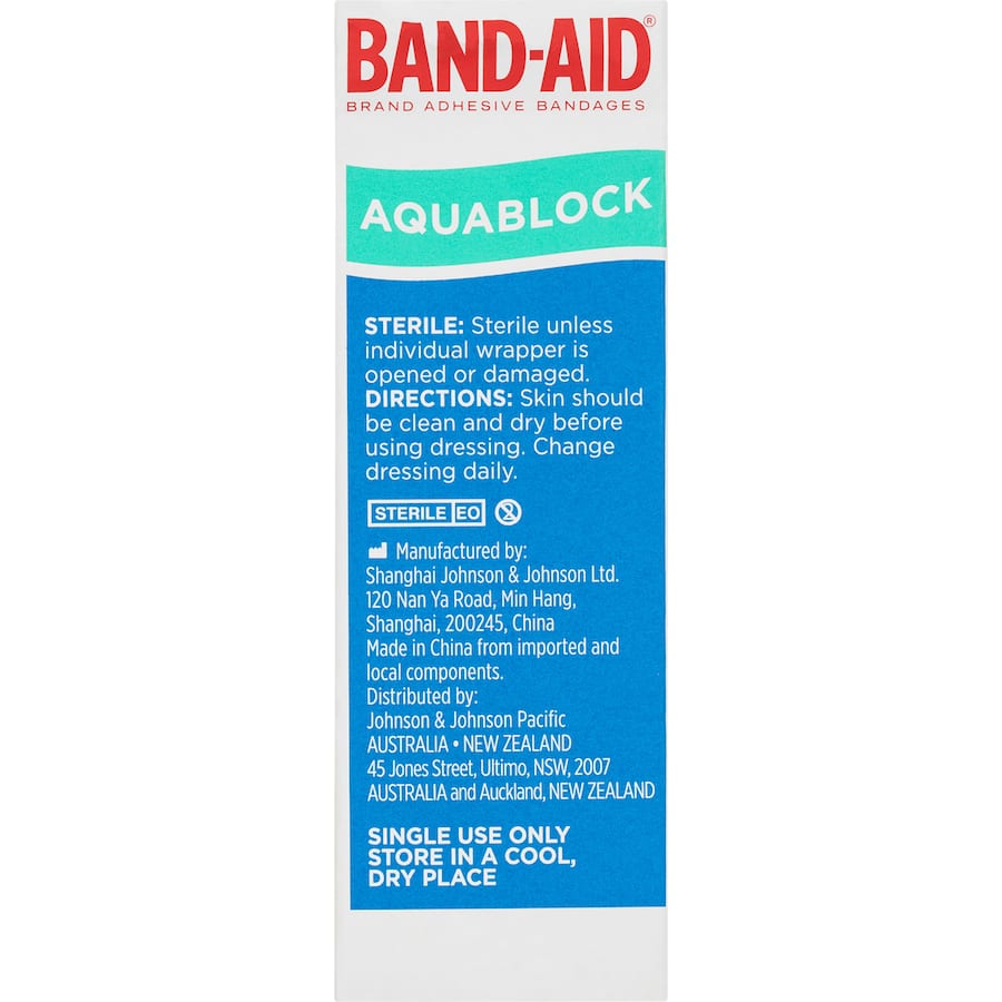 Waterproof Band Aid Plasters Aqua Strips with triple layer protection for cuts, ideal for wet conditions and outdoor activities.