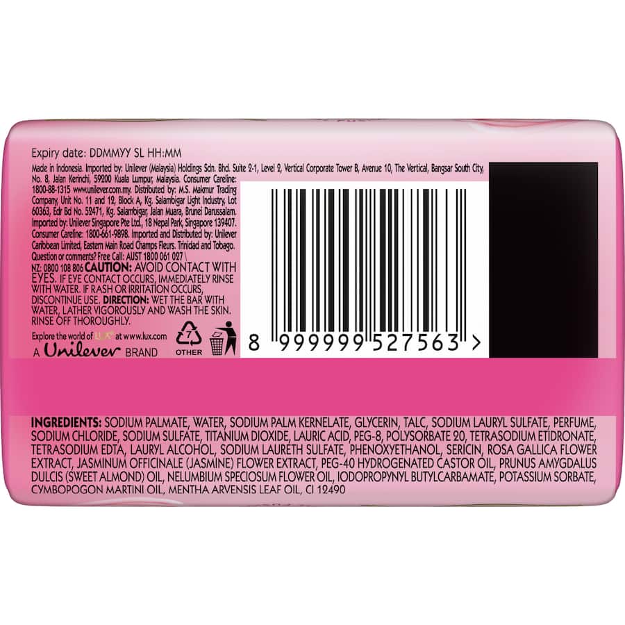 Lux Bar Soap Soft Touch, a creamy soap infused with SilkEssence™ and French Roses for soft, fragrant, and hydrated skin.