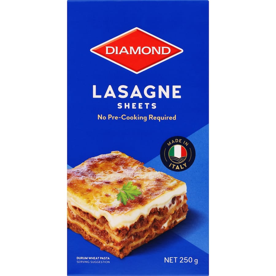 Premium Diamond Pasta Lasagne Sheets, made in Italy from 100% durum wheat, ideal for effortless gourmet lasagne preparation.