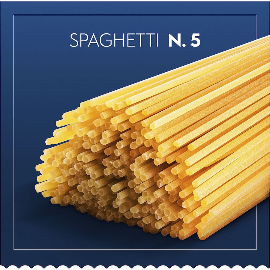 Barilla Pasta Spaghetti No. 5 in a classic blue box, ideal for various Italian dishes and perfect 'al dente' texture.