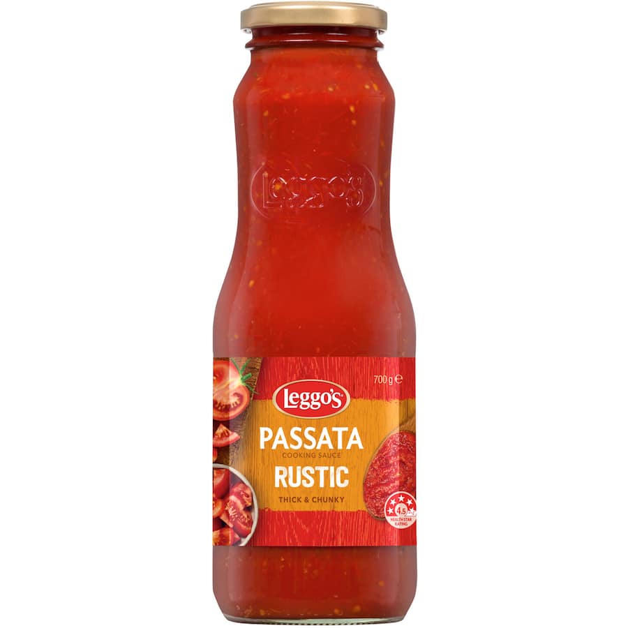 Leggo's Passata Rustic jar showcasing premium chunky tomato sauce, perfect for Italian dishes, stews, and casseroles.