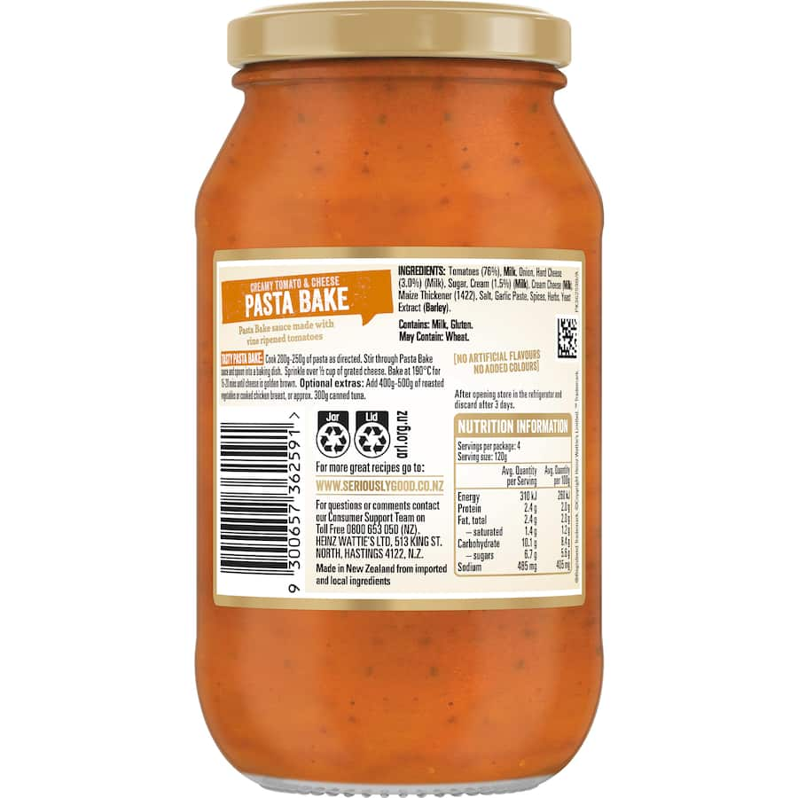 Heinz Seriously Good Pasta Bake Sauce with rich tomato and creamy cheese, perfect for quick and easy pasta dishes.