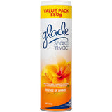 Glade Shake N Vac Carpet Deodoriser in Summer Essence Powder for fresh-smelling carpets and effective odour neutralisation.