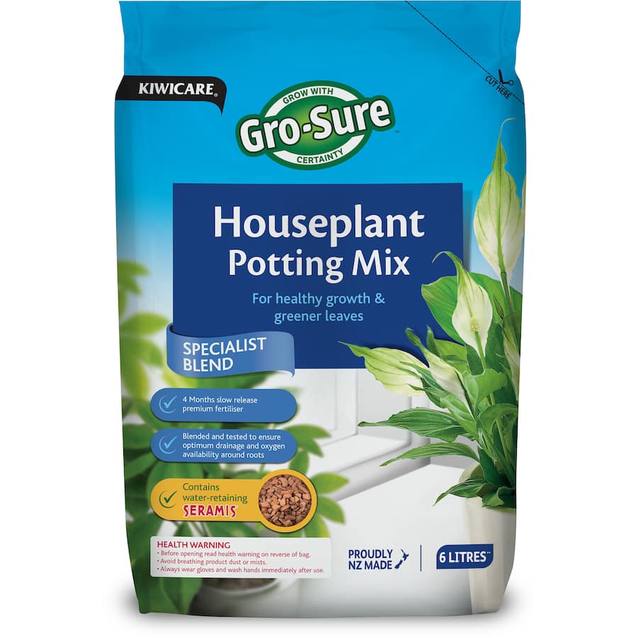Premium potting mix with nutrients for vibrant indoor plants, featuring Seramis® for superior drainage and moisture control.