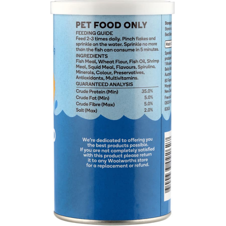 Nutritious fish flakes for goldfish, bettas, and guppies, free from artificial additives for vibrant health and vitality.