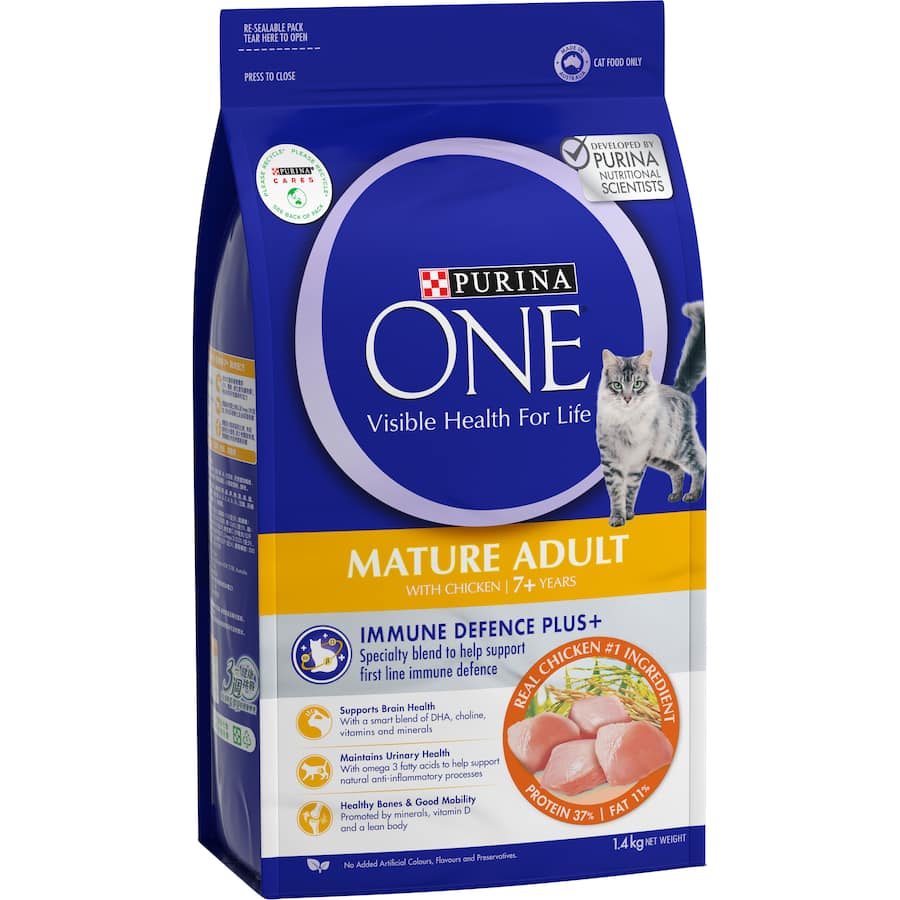 Purina One Dry Cat Food for seniors, featuring chicken, antioxidants, and omega fatty acids for optimal health and immune support.