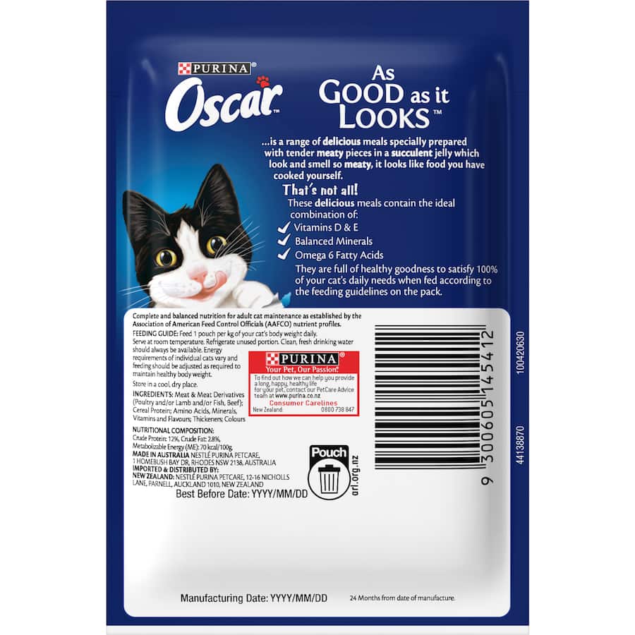 Gourmet cat food featuring tender beef in savory jelly, packed with Omega 6 and essential vitamins for healthy cats.