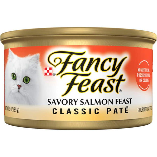 Gourmet wet cat food featuring real salmon, finely ground pâté, rich in protein and essential nutrients for adult cats.