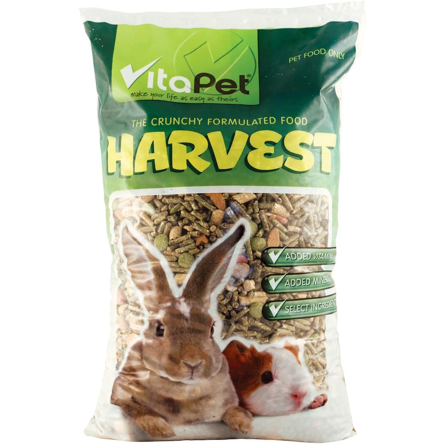 Crunchy pellets for rabbits and guinea pigs, rich in vitamins and minerals for optimal health and digestive support.