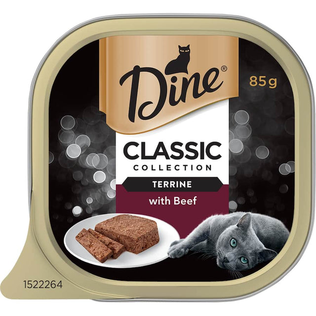 Gourmet wet cat food terrine with beef, featuring tender meat pieces and enriched with essential vitamins for adult cats.