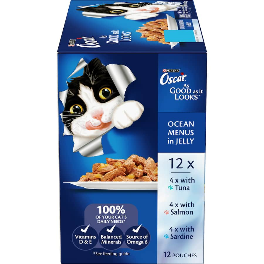 Gourmet cat food featuring tender fish pieces in savory jelly, enriched with Omega 6 and essential vitamins for a healthy diet.