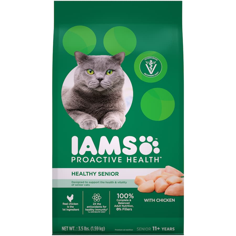 Iams Dry Cat Food Chicken Senior: Premium kibble for senior cats, featuring chicken for strong muscles and complete health support.