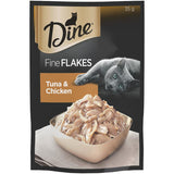 Delicious Dine Fine Flakes Wet Cat Food featuring tender tuna and chicken in a 35g pouch, grain-free and preservative-free.