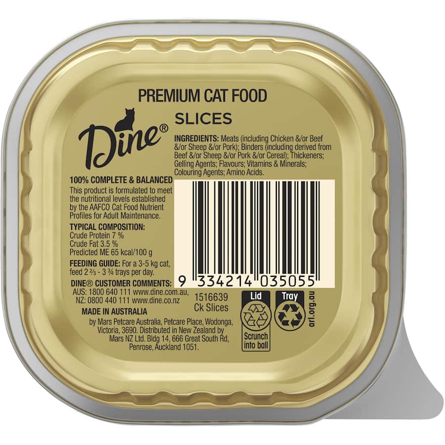 Tender slices of chicken in savory gravy, offering a nutritious and delightful meal for cats.