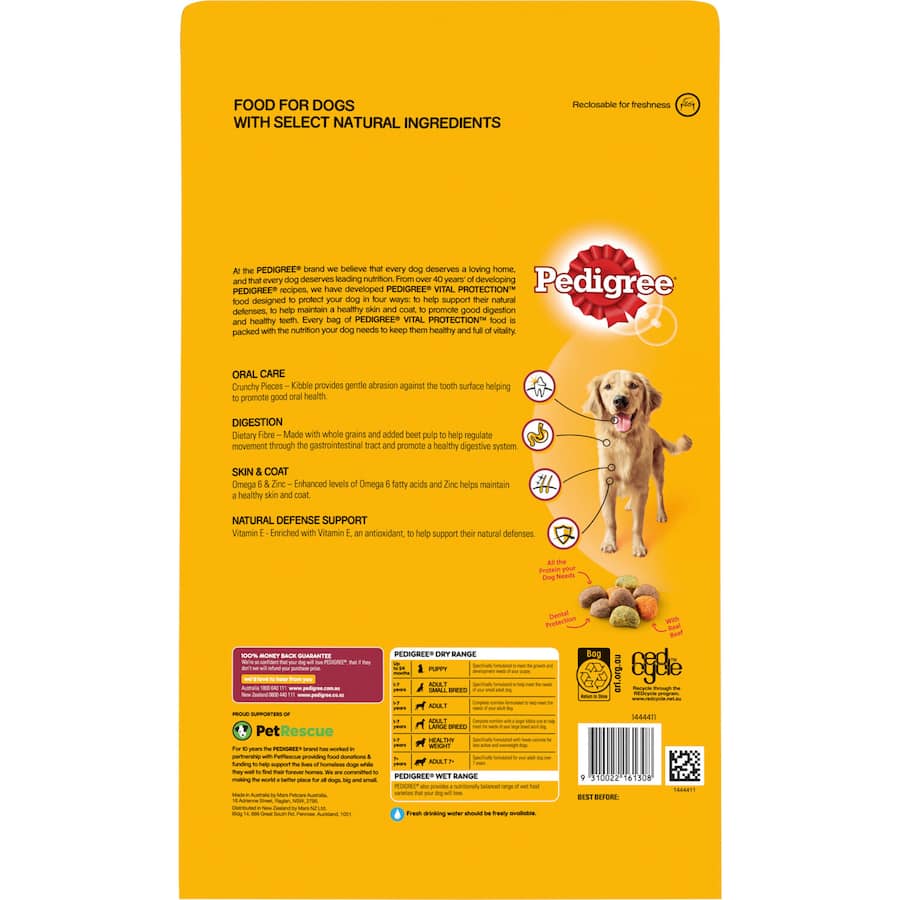 Pedigree Dry Dog Food 3kg featuring real beef, promoting muscle health, strong bones, digestion, and a shiny coat for adult dogs.
