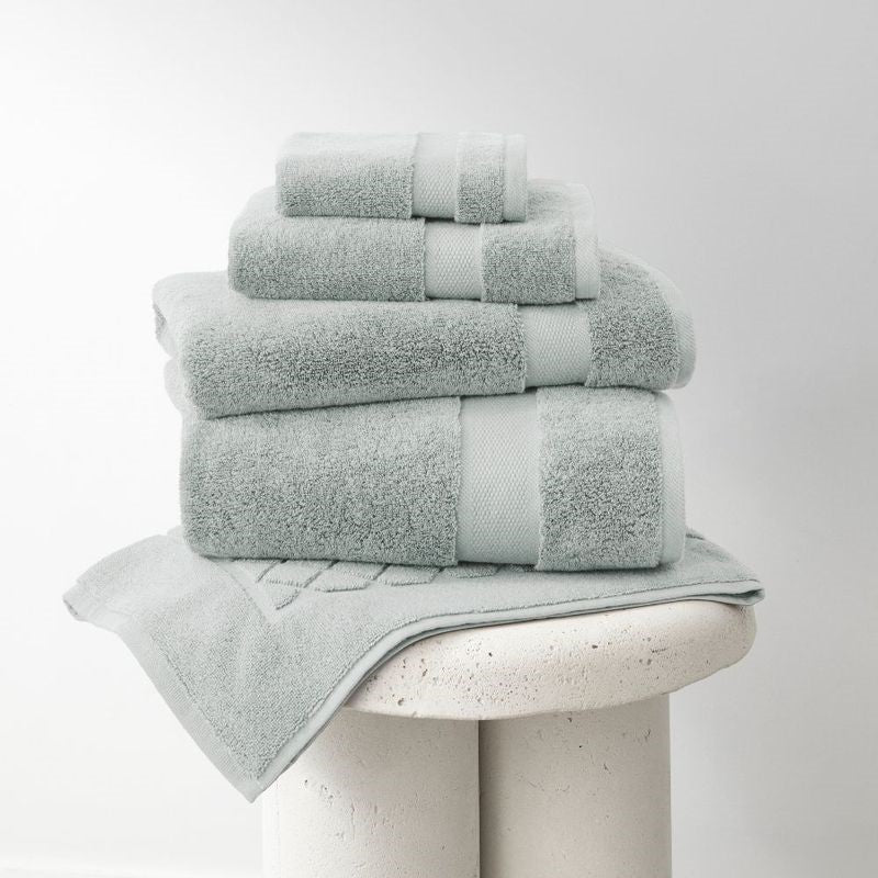 Turkish bath sheet in duck egg color, 90 x 180cm, made from soft, absorbent OEKO-TEX® certified cotton.