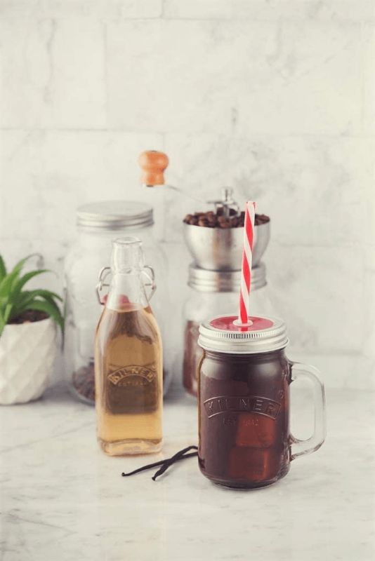 Kilner Square Clip Top Bottle Glass: 0.25L preservation bottle with airtight seal, ideal for oils, dressings, and homemade beverages.