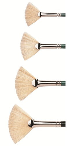 Winsor & Newton Size 5 Hog Fan Brush, crafted for blending and textures in portraiture and landscapes with durable bristles.