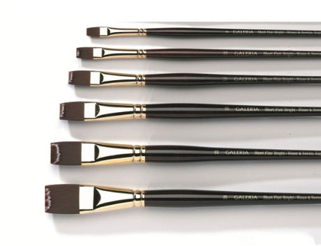 Short flat synthetic brush for acrylics, size 22, featuring curved filaments for shape retention and controlled edges.