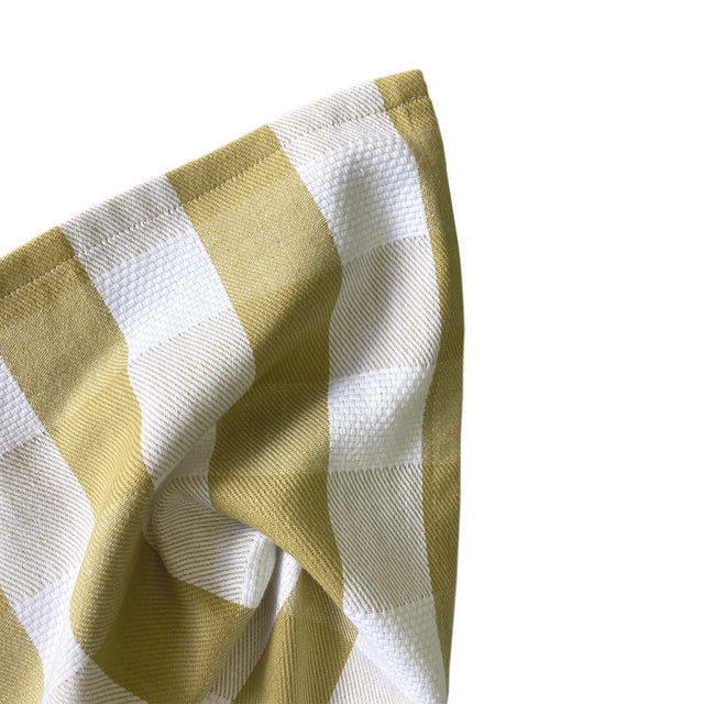 Basketweave plaid tea towel in antique gold, 100% cotton, 50 x 70cm, highly absorbent with a convenient hanging loop.