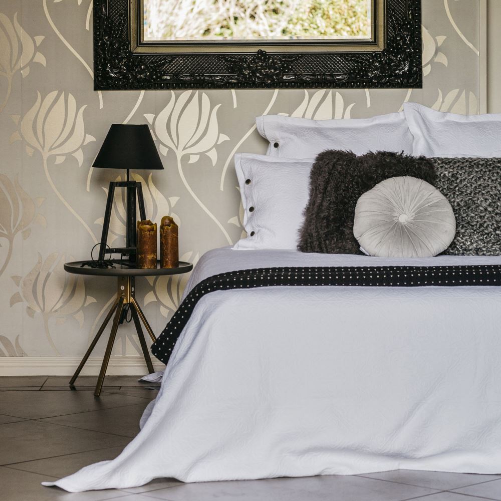 Super King size Matelasse Susan Bedspread in 100% pre-shrunk cotton, made in Portugal, ideal for luxurious bedding.