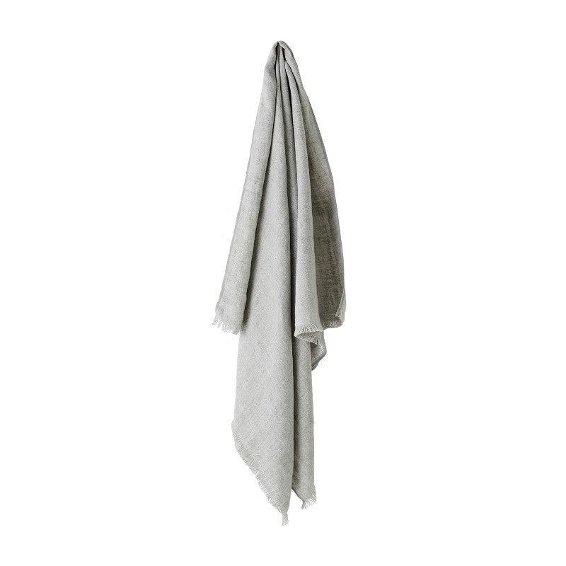 Elegant pure linen throw showcasing vintage charm and earthy tones, sized 130x170cm.
