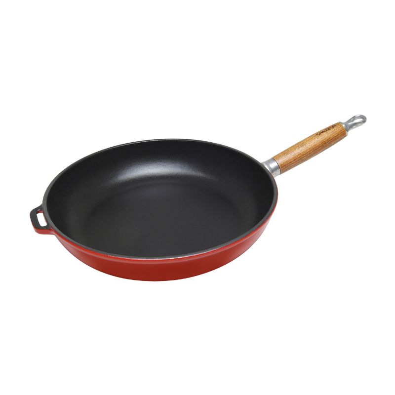 CHASSEUR 28cm Fry Pan in Federation Red, premium cast iron with a comfortable wooden handle, perfect for versatile cooking.