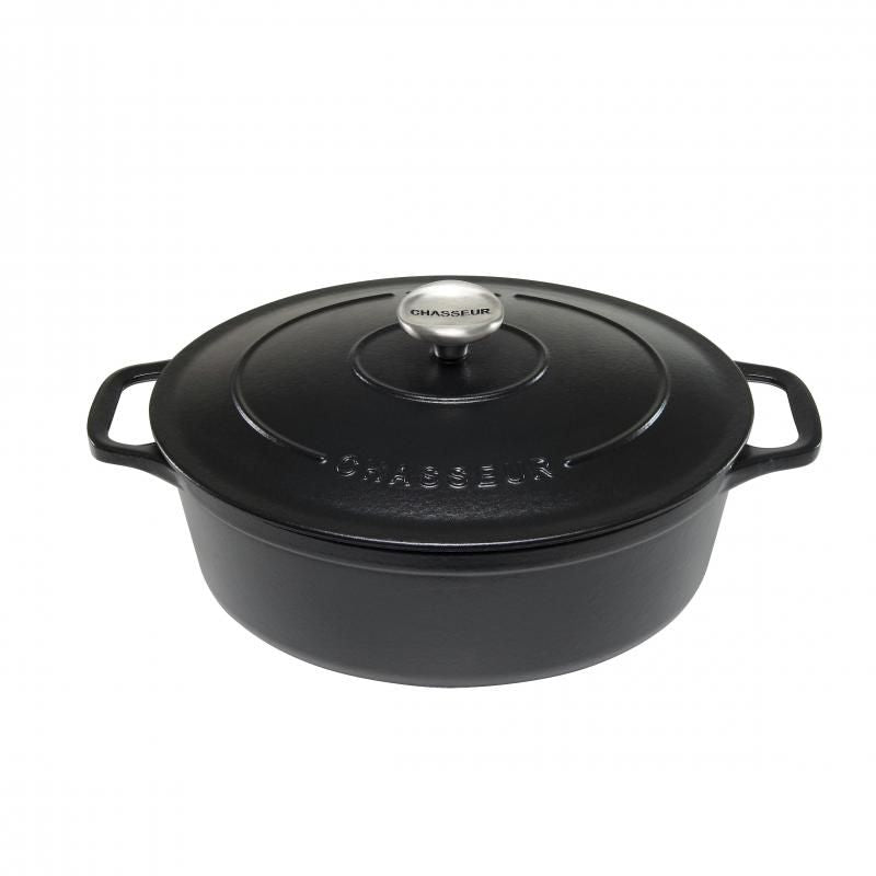 Chasseur Oval French Oven 4L in matte black, ideal for slow cooking and roasting, showcasing exquisite French craftsmanship.