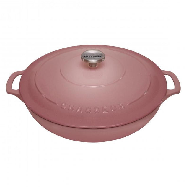 Chasseur Round Casserole 30cm/2.5L in Rosewood, ideal for versatile cooking from stovetop to oven with self-basting lid.