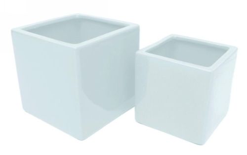 Elegant white ceramic cube set of 2 in modern designs, perfect for decor or bookends, sizes 15x15x15cm and 12x12x12cm.
