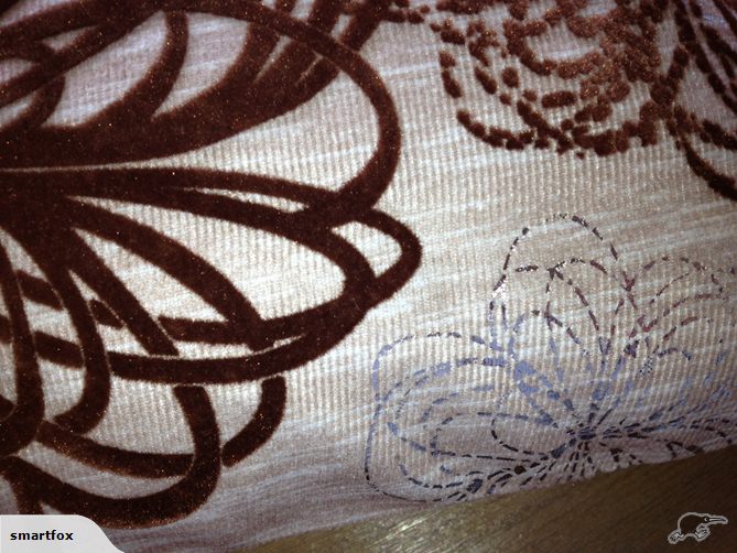 Retro Flower Brown cushion covers set of 2 with zip closure; thick fabric, vintage pattern, versatile for any decor.