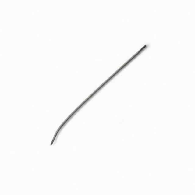 Curved 20cm stainless steel tying needle for trussing poultry and testing meat doneness, perfect for chefs and butchers.