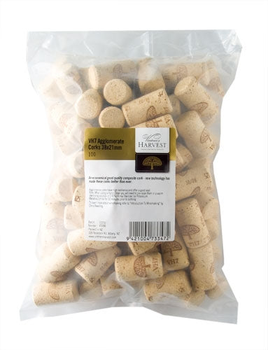 Vintner's Harvest VH7 agglomerate corks in a bag of 100, measuring 38x21mm, perfect for preserving wine quality.