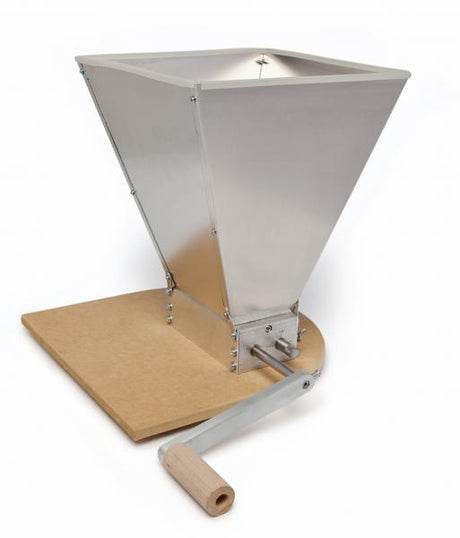 Twin Roller Grain Mill with stainless steel rollers, adjustable settings, and 4.5 kg hopper for efficient home brewing.