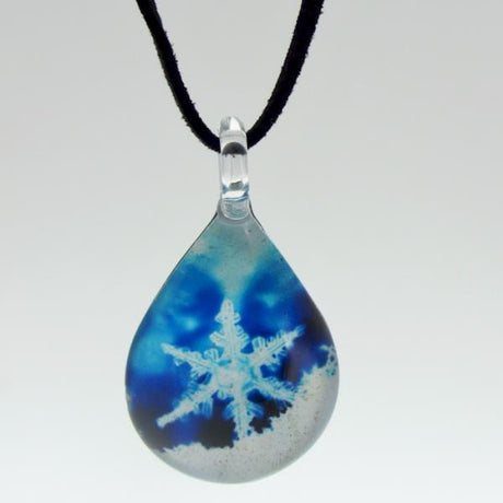 Large tear-drop Jax Ice Pendant in art glass, hand-crafted in Thailand, elegantly suspended on a 42 cm cord necklace.